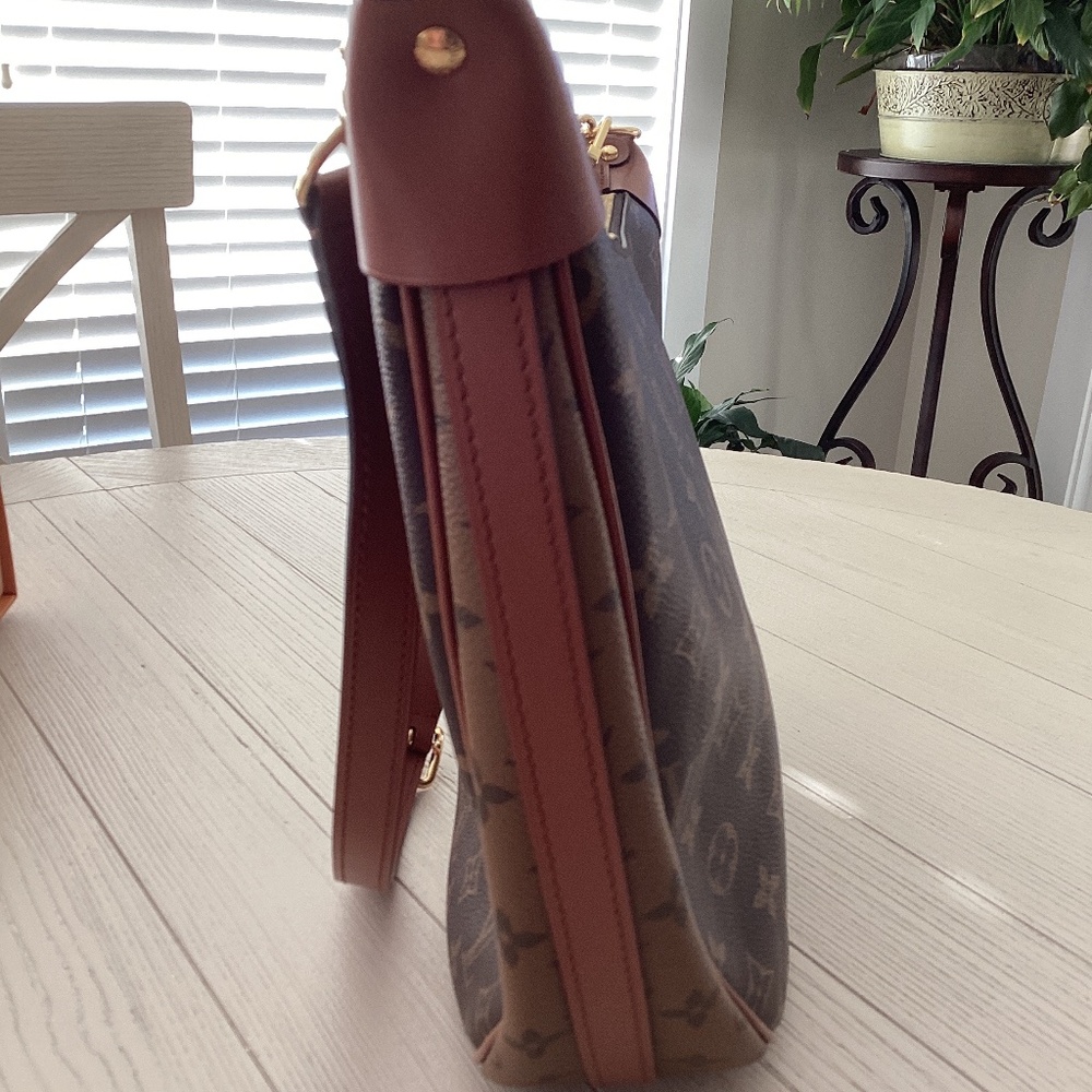 Louis Vuitton Monogram Canvas Hobo with Gold Chain and Brown Leather Trim - Picture 2 of 10